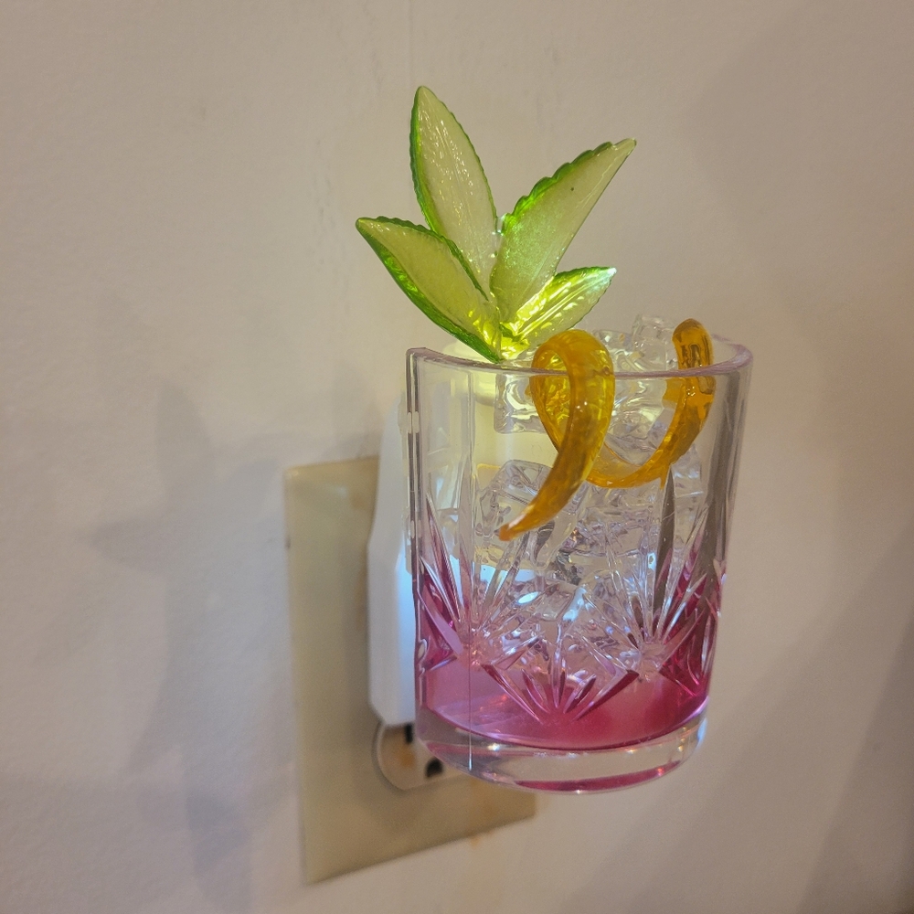 Wallflowers Plug In - Picture 2 of 10